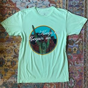 NWOT Keep On Keepin' On Western Cactus T-Shirt Size Medium
